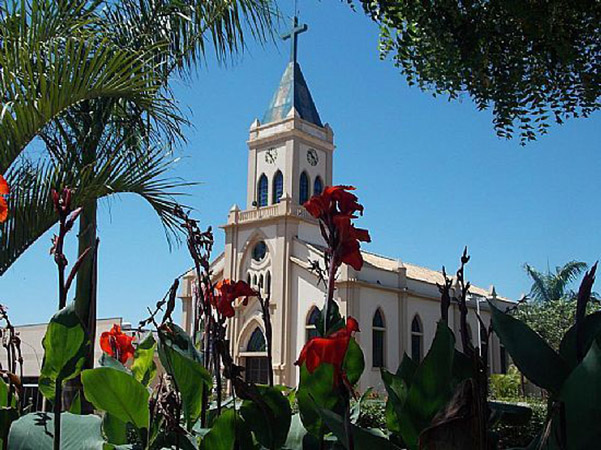 Matriz de São Sebastião, com artessacras de grande valor artistico; emm foto de Néia Rosseto, de 09/03/2023de