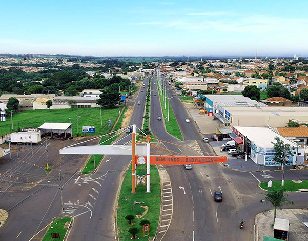Portal de entrada de Bady Bassitt para visitantes que vem da rodovia federal BR 153. Foto de Néia Rosseto