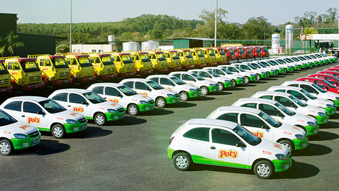Carros e caminhões da Poty, principal empregadora da cidade.