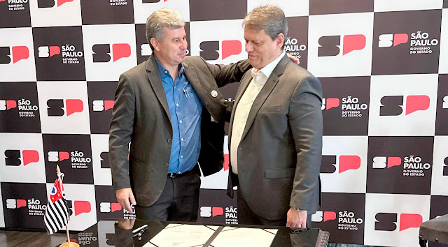 O prefeito Juliano é recebido pelo governador Tarcísio