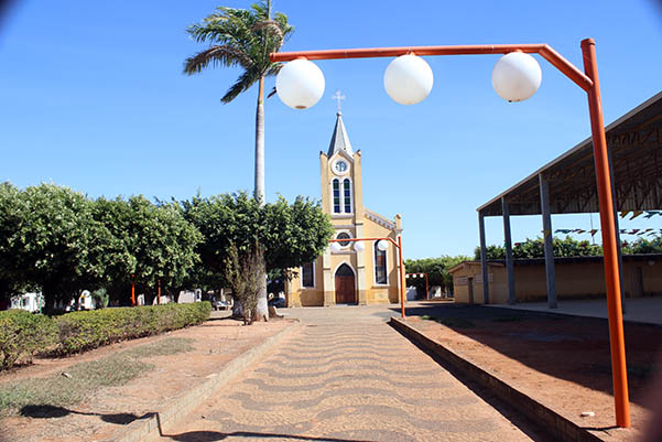 Capela do bairro Santa Luzia. Néia Rosseto, em 21/06/2018