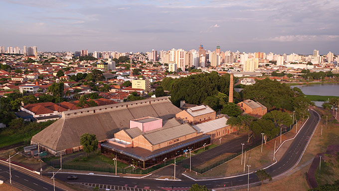 O complexo da Swift, já com o Teatro Paulo Moura. Fernando Daud, 18/03/2017